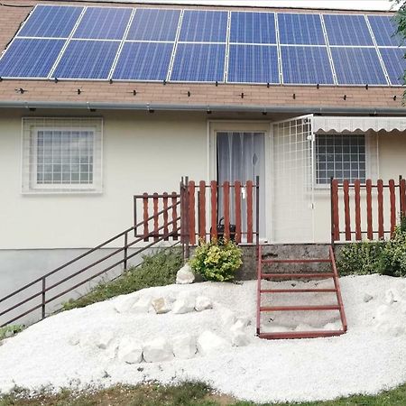 House At Lake Apartamento Esztergom Exterior foto